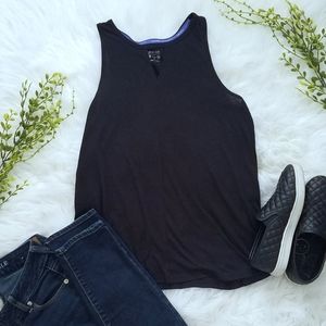 DONATING SOON Calvin Klein • Top